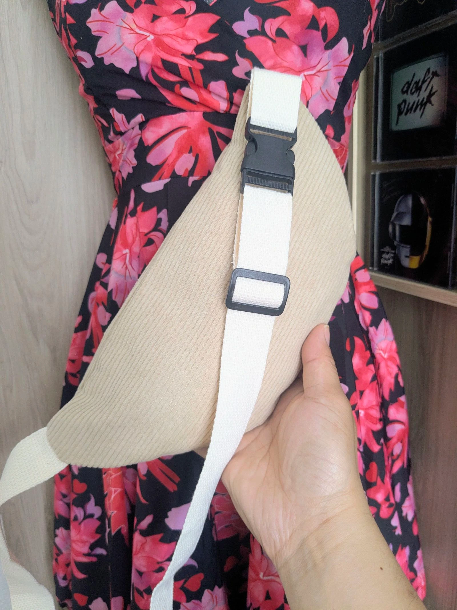 Beige ribbed velours crossbody bag – photo 5